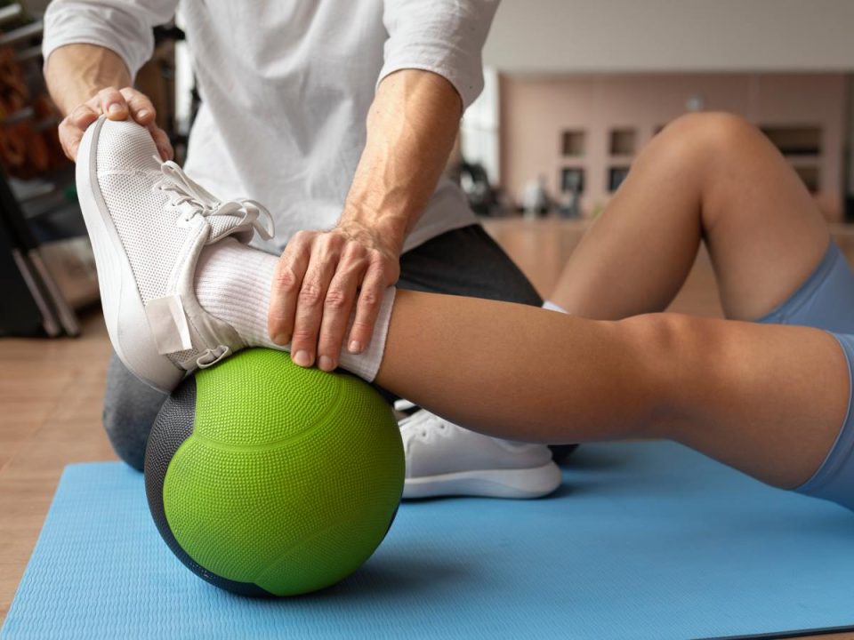 Class IV Laser Therapy vs. Physical Therapy: What's the Difference?
